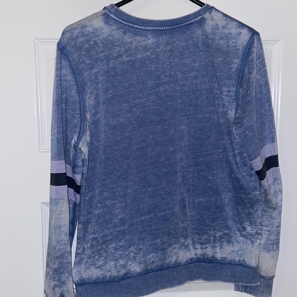 Forever 21 Distressed sweater - Picture 2 of 2